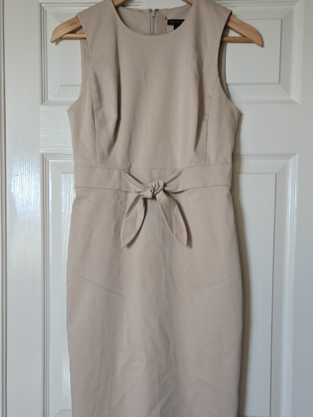 Ann Taylor Size 0 Cream Tie-Waist Sleeveless Sheath Dress